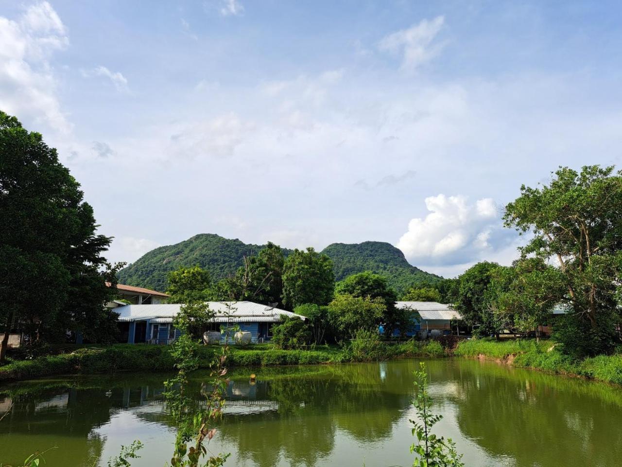 Armthong Resort Накхоннайок Экстерьер фото